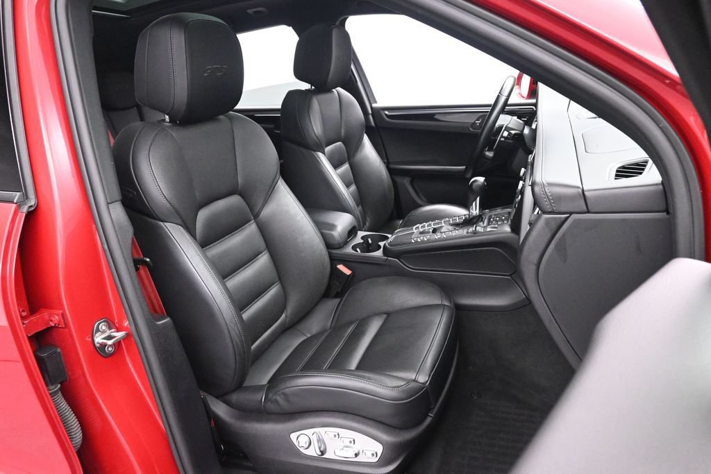 Used 2021 Porsche Macan GTS w/ Premium Package Plus (PF9) AWD/4WD image 26