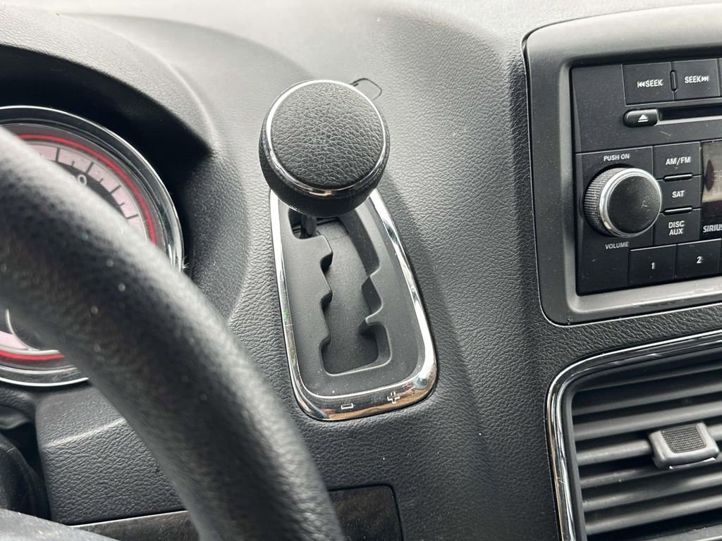 Used 2013 Dodge Grand Caravan SE FWD image 25