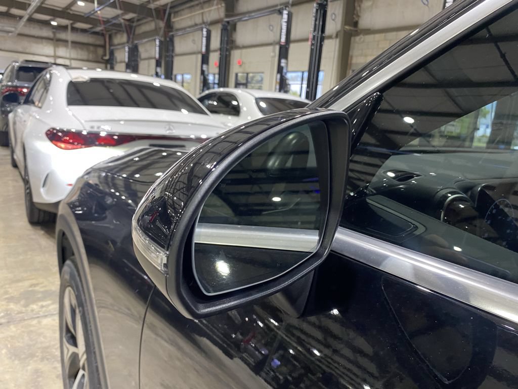 Used 2024 Mercedes-Benz GLC 300 4MATIC image 20