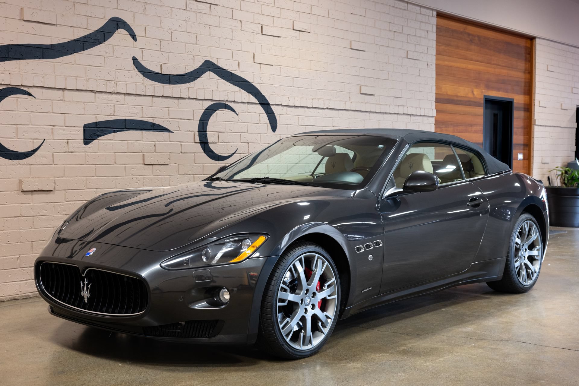 Used 2014 Maserati GranTurismo Convertible RWD image 15