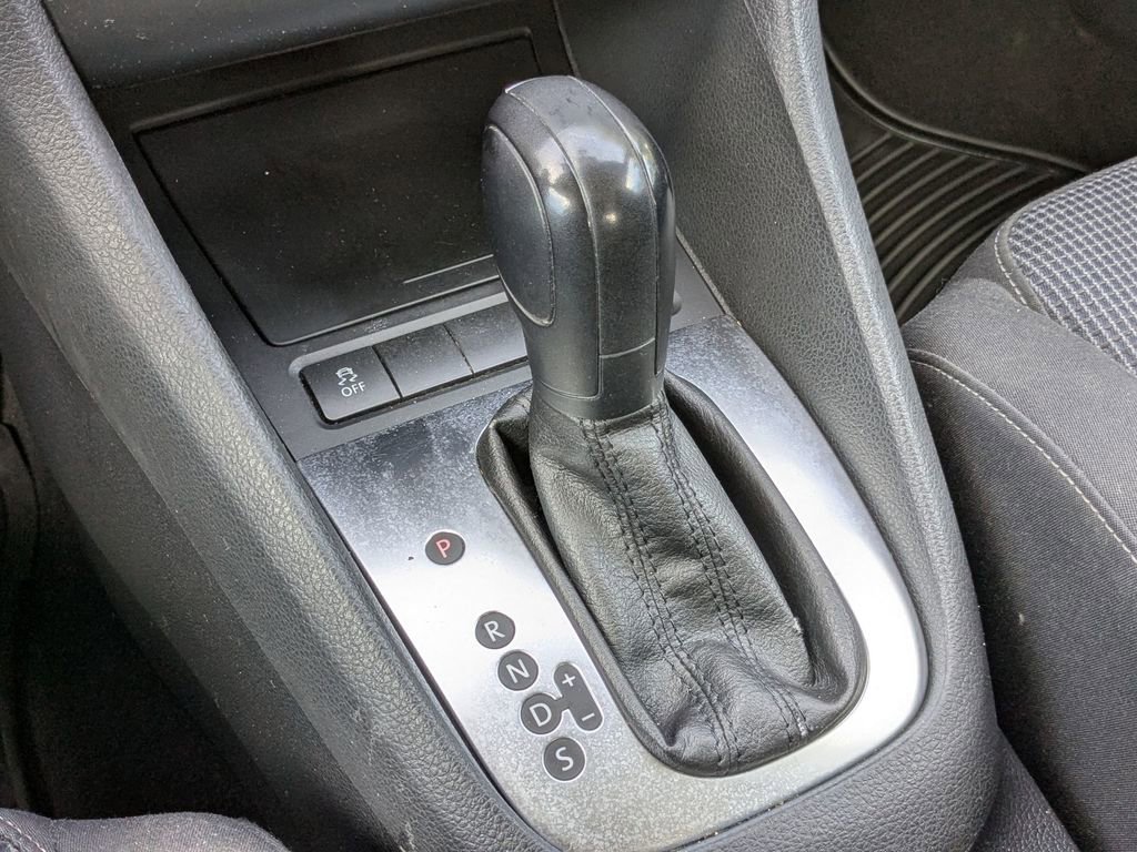 Used 2014 Volkswagen Golf 4-Door image 20