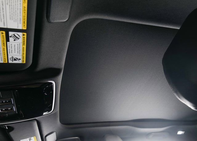 New 2026 Land Rover Range Rover Velar Dynamic SE image 24