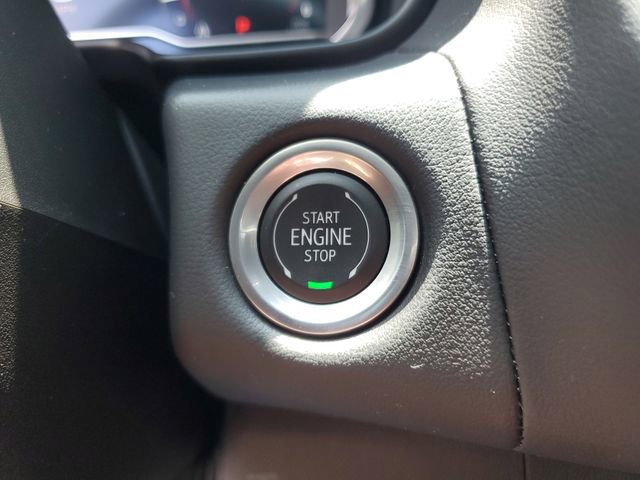 Used 2024 GMC Yukon XL SLT w/ SLT Luxury Package RWD image 24