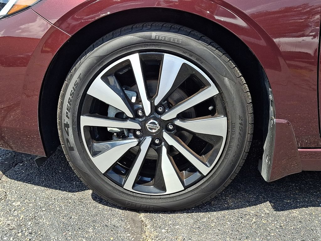Used 2022 Nissan Sentra SV w/ SV Premium Package FWD image 10
