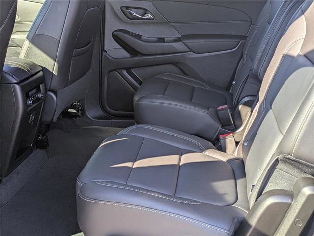 Used 2023 Chevrolet Traverse LT image 15