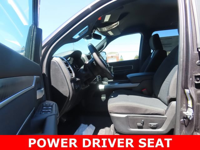 New 2026 RAM 3500 Big Horn AWD/4WD image 18