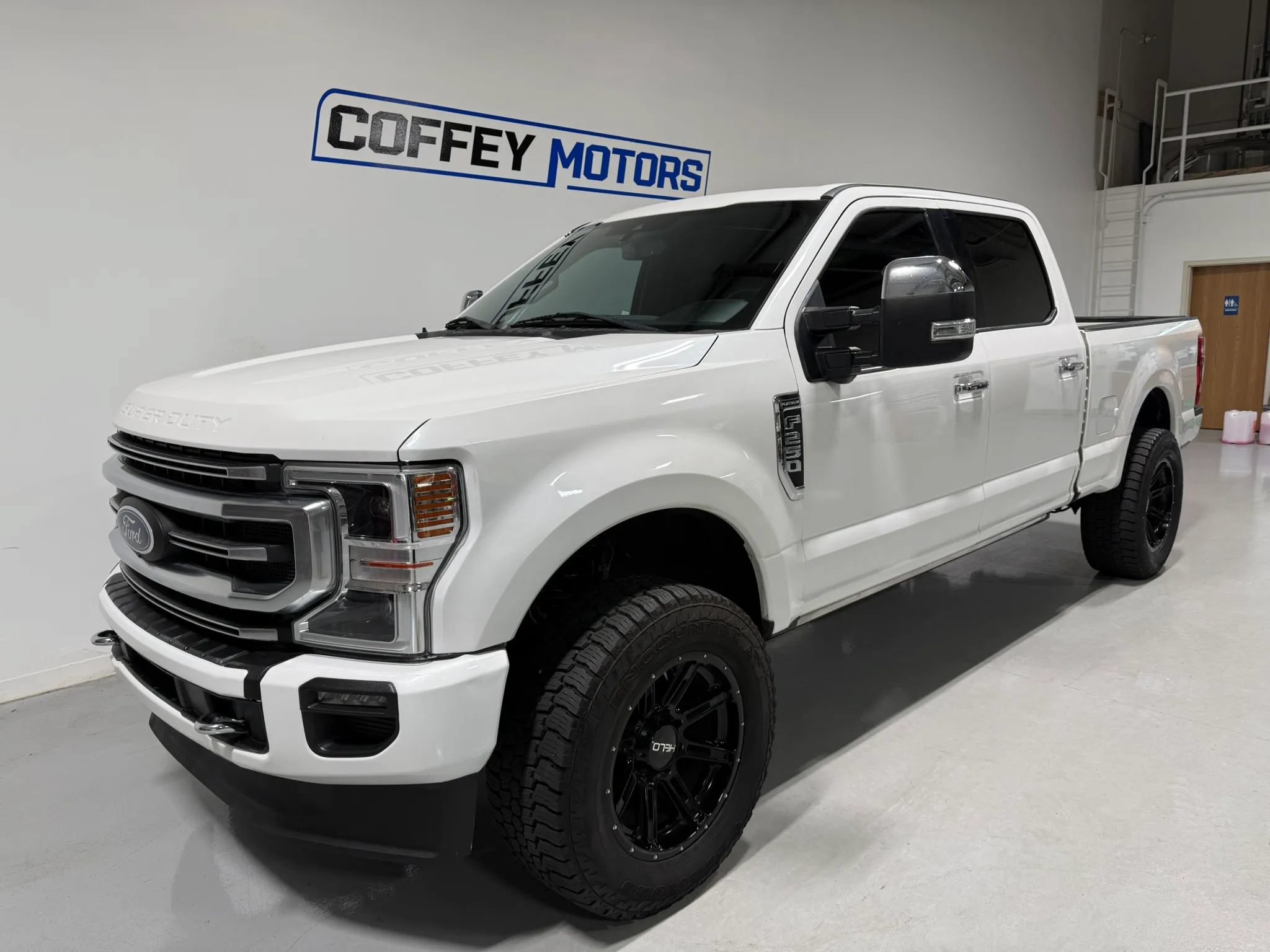 Used 2021 Ford F250 Platinum w/ FX4 Off-Road Package AWD/4WD image 2