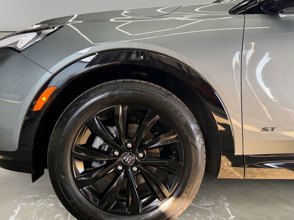 Used 2025 Buick Envista Sport Touring image 17