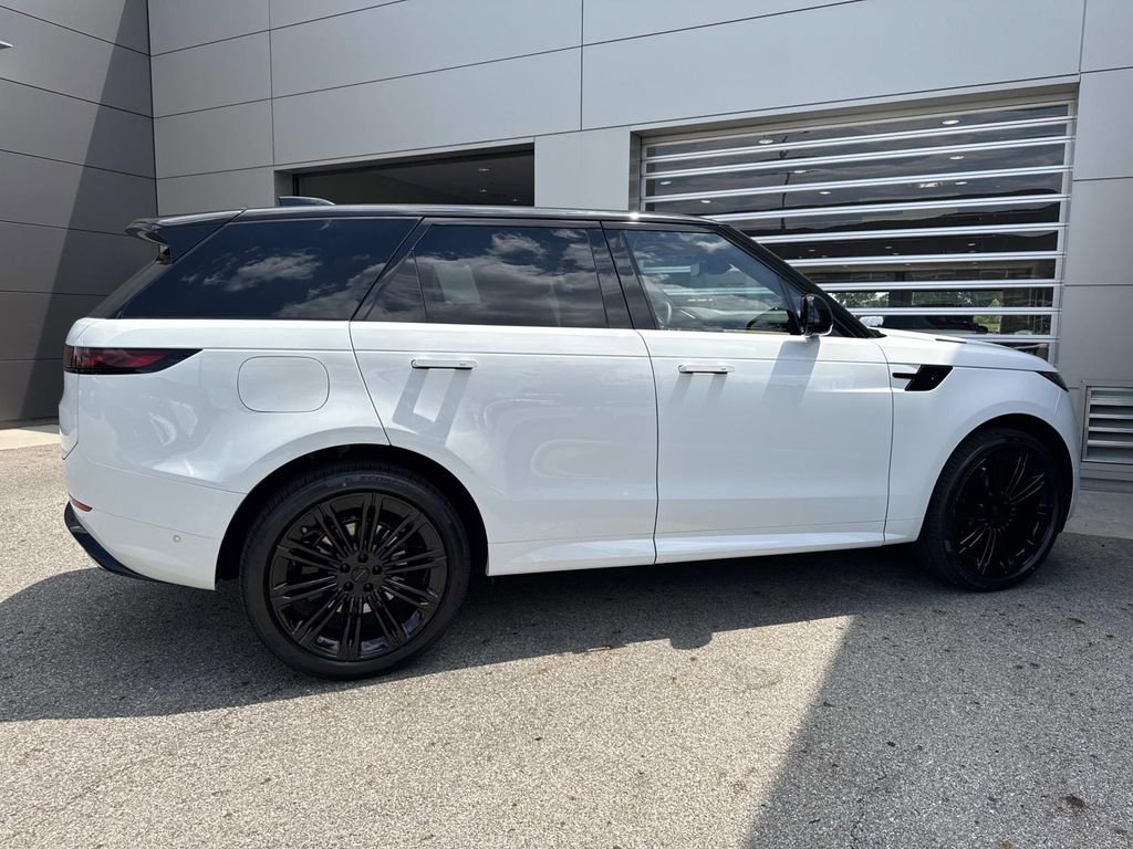 New 2026 Land Rover Range Rover Sport Dynamic SE AWD/4WD image 31