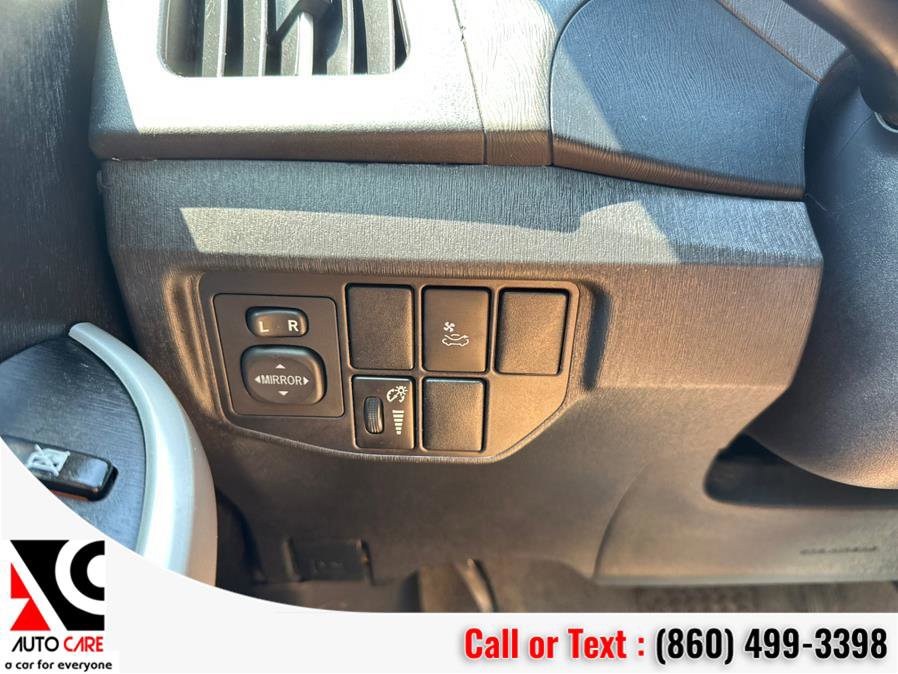 Used 2015 Toyota Prius Three w/ Solar Roof Package image 18