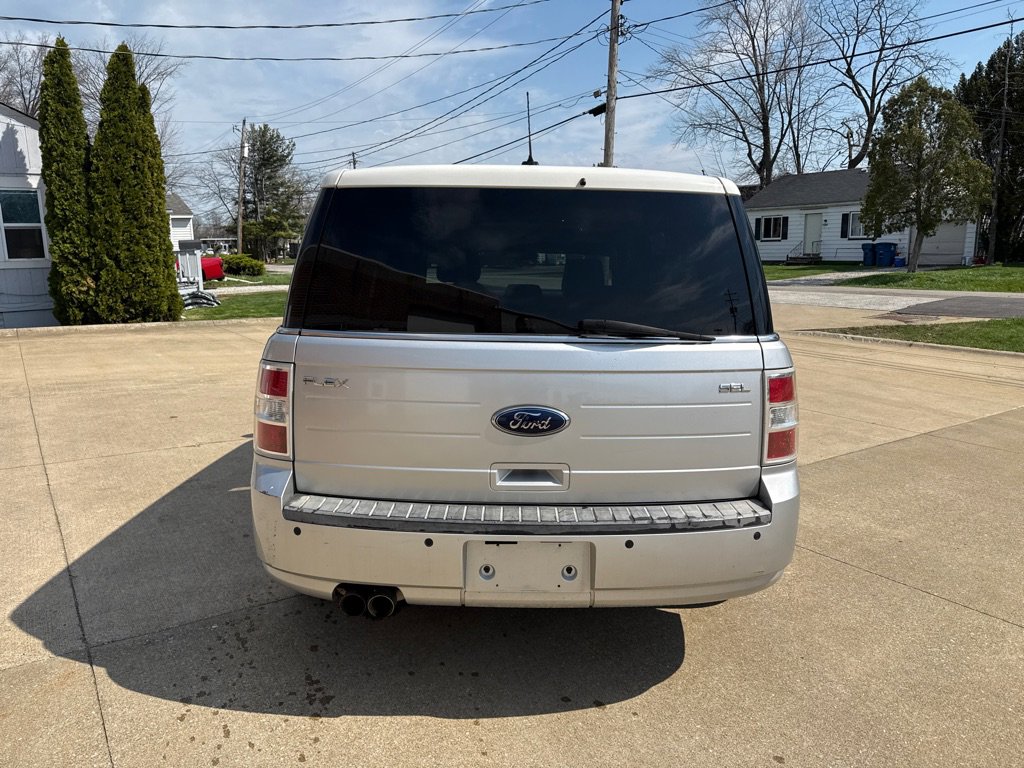 Used 2010 Ford Flex SEL FWD image 7