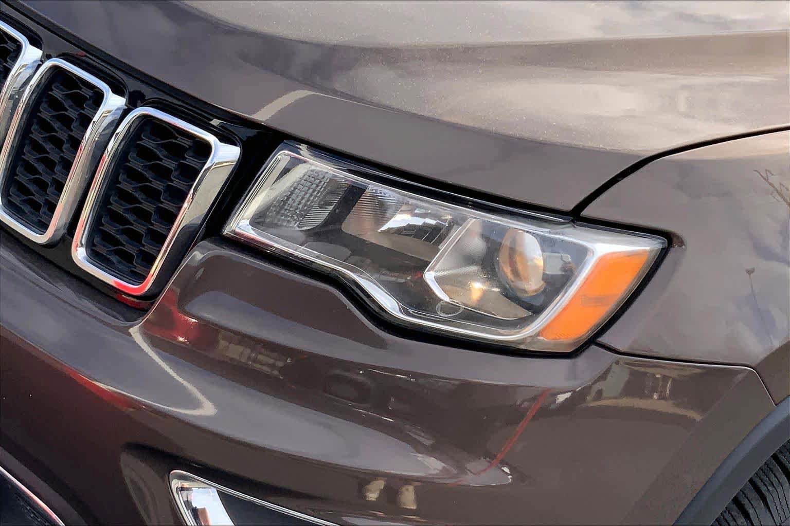 Used 2019 Jeep Grand Cherokee Limited w/ Trailer Tow Group IV AWD/4WD image 28