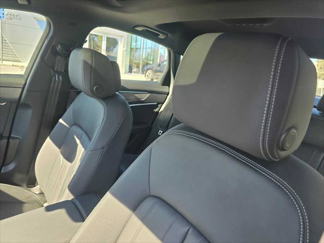 Used 2024 Audi A6 2.0T Premium w/ Convenience Package image 23