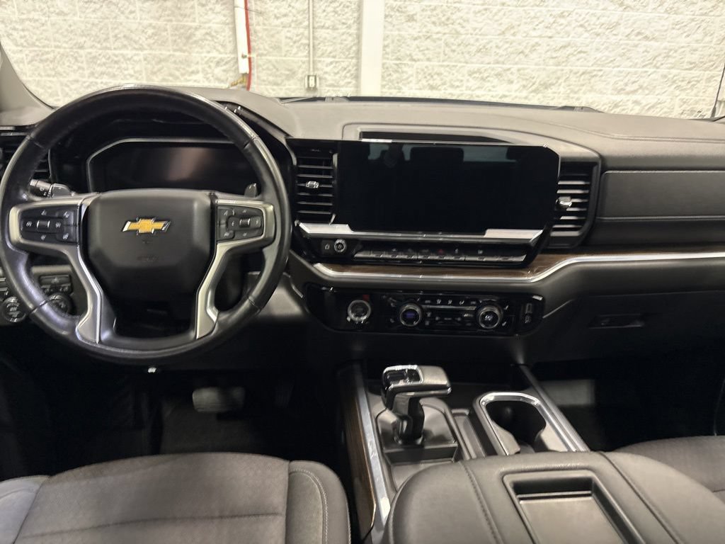 Used 2022 Chevrolet Silverado 1500 LT AWD/4WD image 13