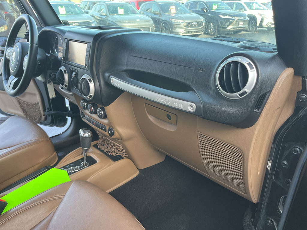 Used 2015 Jeep Wrangler Unlimited Sahara w/ Mopar Chrome Edition Group AWD/4WD image 36