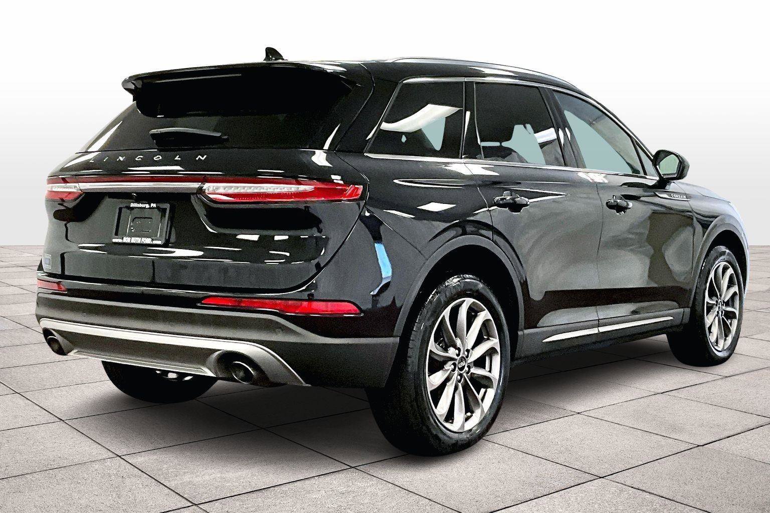 Used 2021 Lincoln Corsair AWD w/ Premium Package image 11