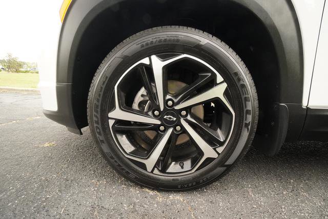 Used 2022 Chevrolet TrailBlazer RS w/ Sun and Liftgate Package AWD/4WD image 37