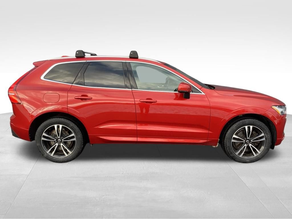 Used 2021 Volvo XC60 T6 Momentum image 3