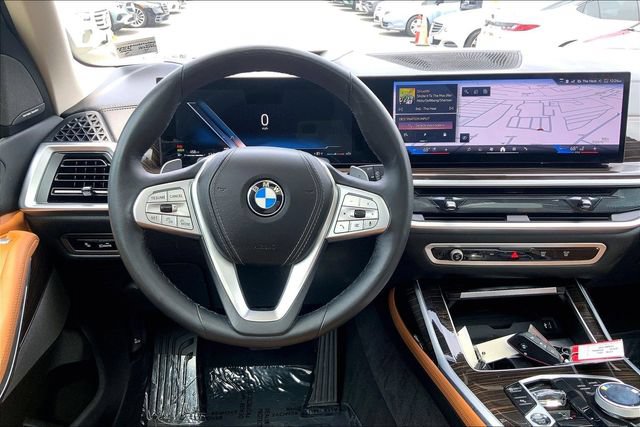 Used 2025 BMW X7 xDrive40i w/ Executive Package AWD/4WD image 4