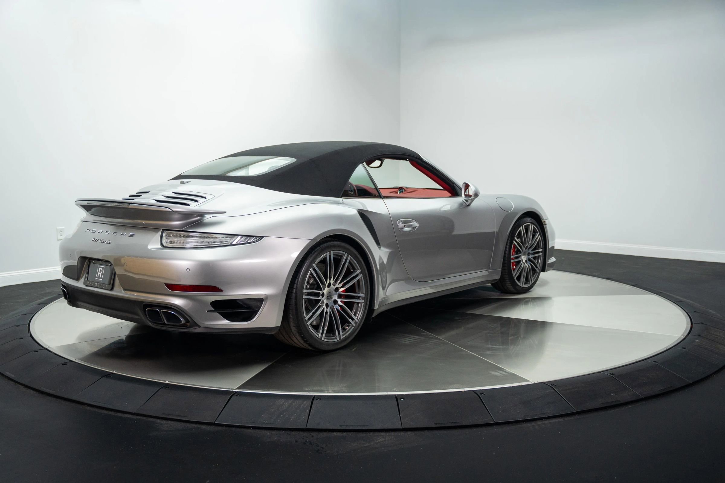 Used 2015 Porsche 911 Turbo image 4