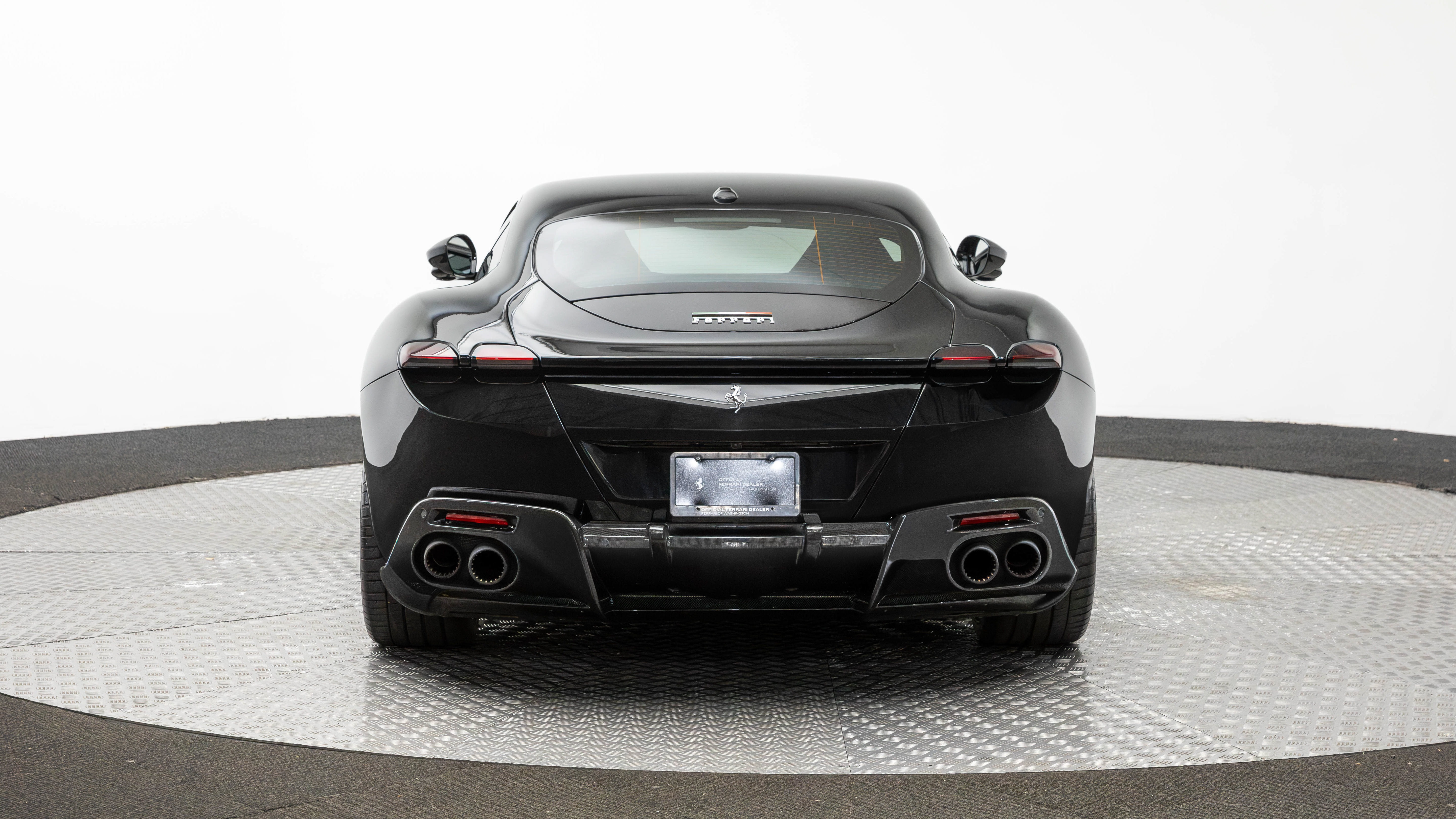 Used 2021 Ferrari Roma RWD image 8
