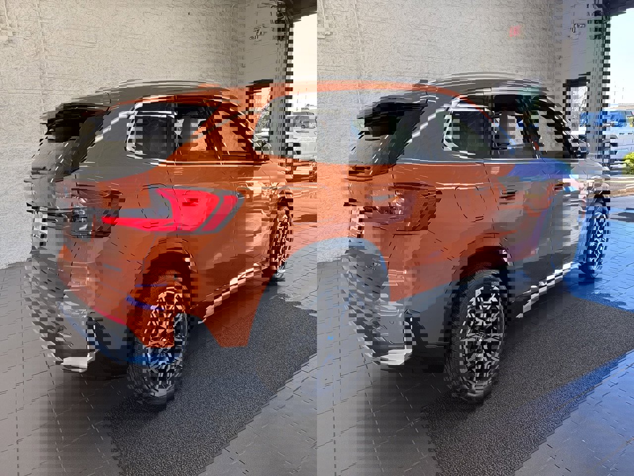 New 2025 BMW X1 xDrive28i w/ Technology Package image 8