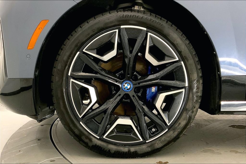 Used 2023 BMW iX M60 w/ Executive Package AWD/4WD image 8