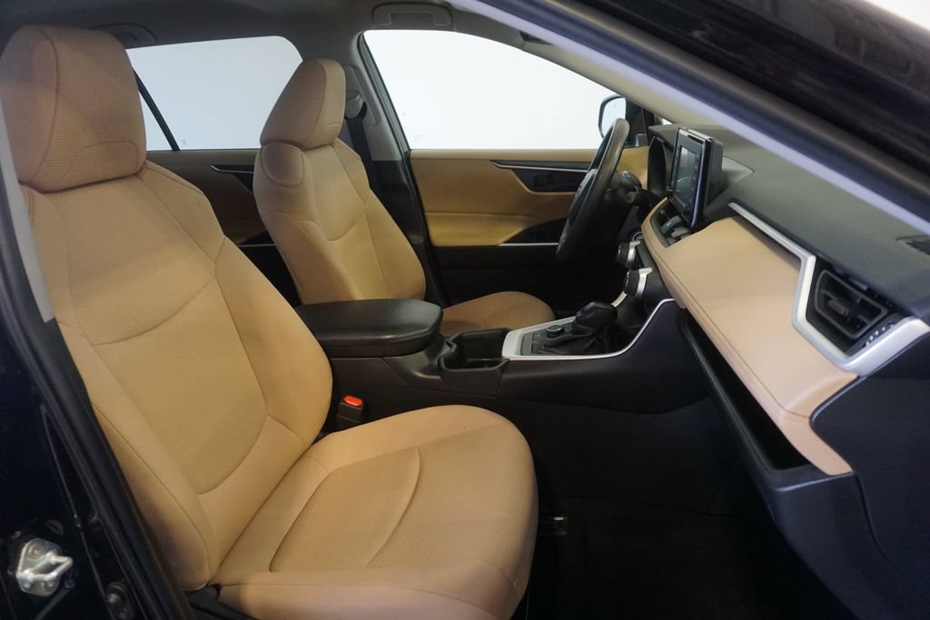 Used 2022 Toyota RAV4 LE AWD/4WD image 22