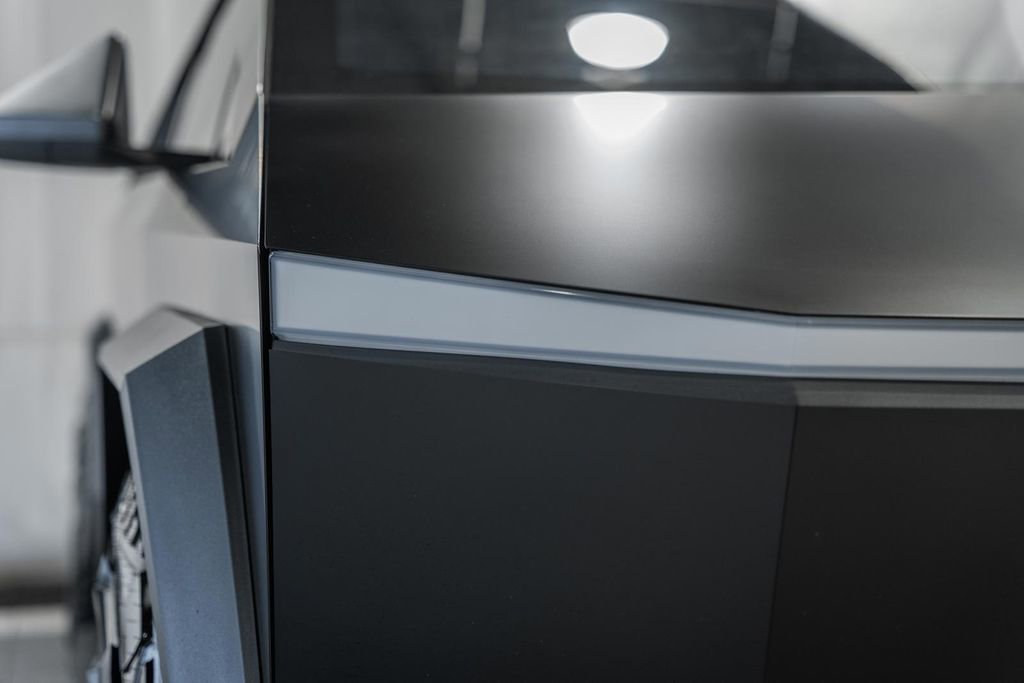 Used 2024 Tesla Cybertruck AWD Crew Cab image 14