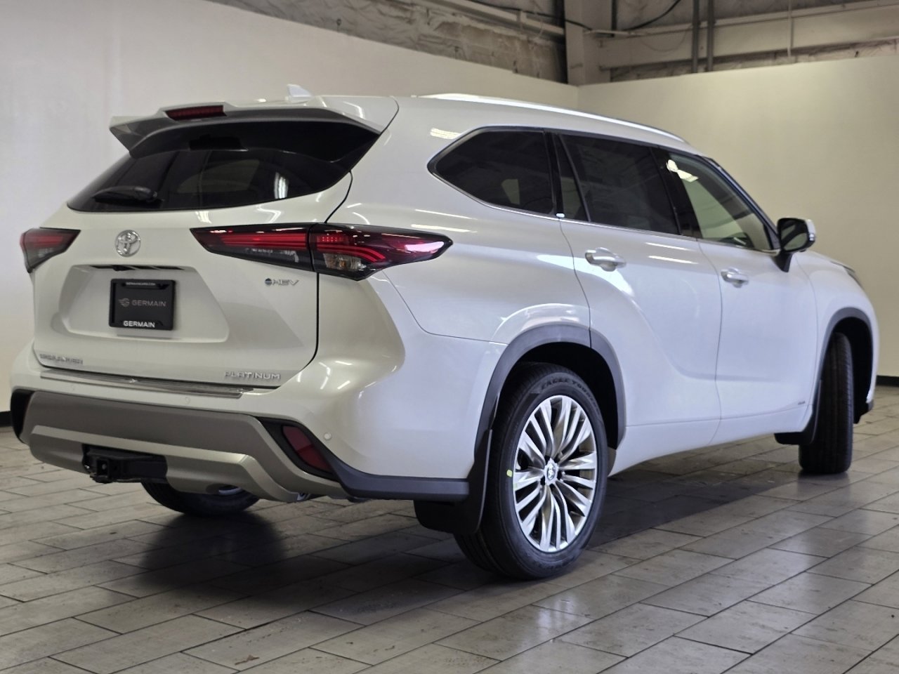 New 2026 Toyota Highlander Platinum image 17