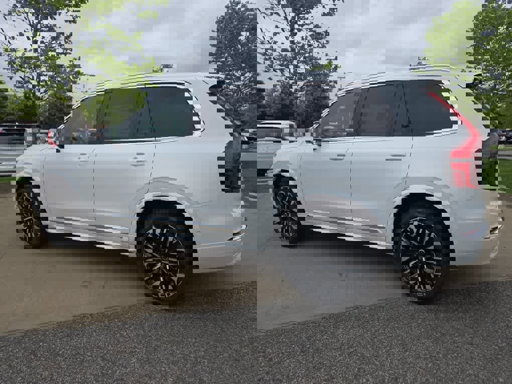 New 2025 Volvo XC90 B6 Plus w/ Protection Package Premier image 5