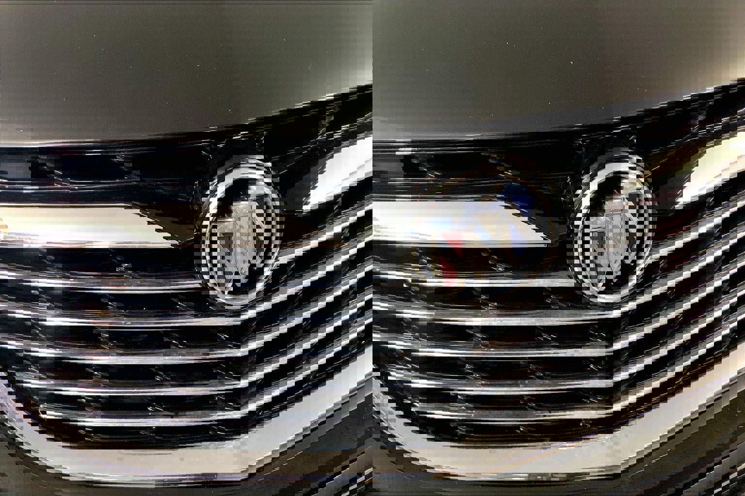 Used 2023 Buick Enclave Essence image 29