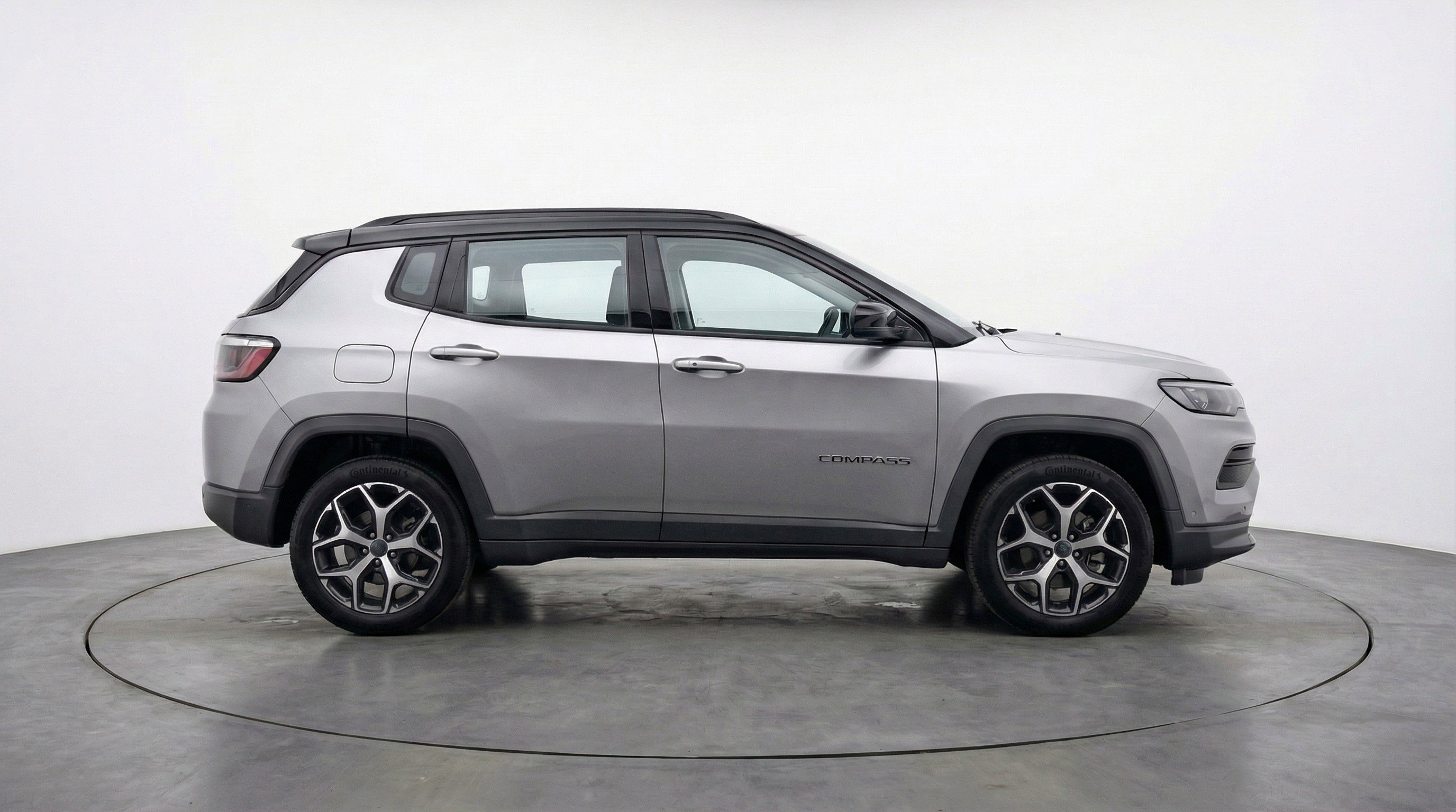 Used 2025 Jeep Compass Limited image 11