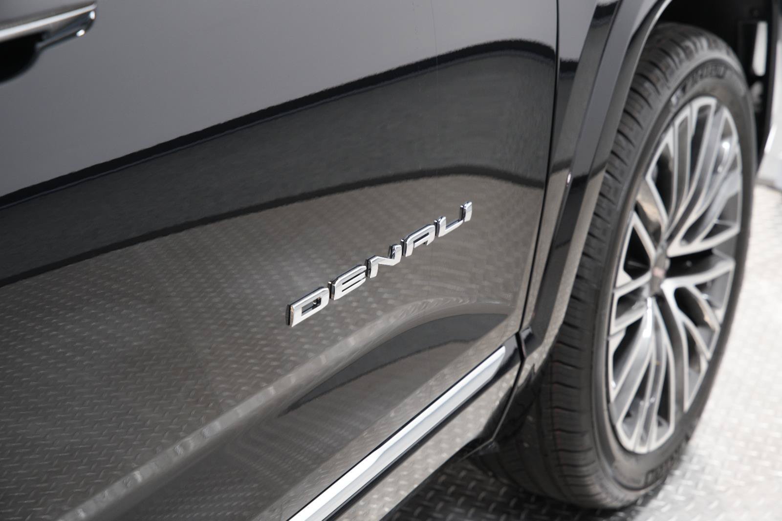 New 2026 GMC Terrain Denali w/ LPO, Floor Liner Package AWD/4WD image 29