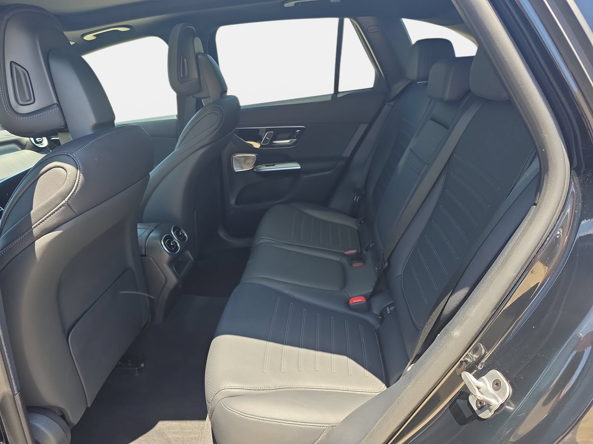 Certified 2025 Mercedes-Benz GLC 300 4MATIC image 14