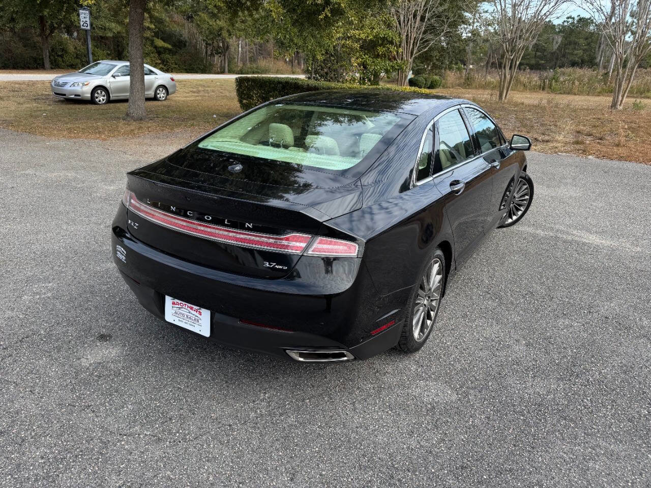 Used 2014 Lincoln MKZ AWD image 6