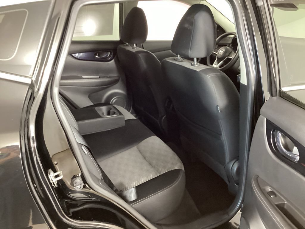 Used 2020 Nissan Rogue Sport SV FWD image 34
