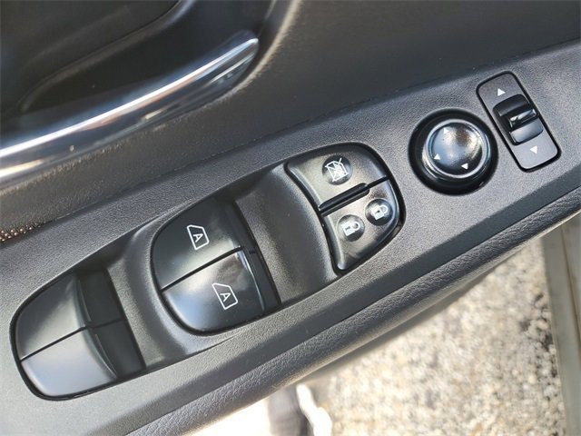 Certified 2023 Nissan Kicks SR image 27