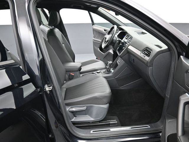 Used 2022 Volkswagen Tiguan SE R-Line image 36