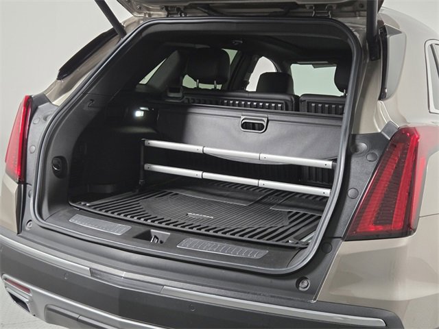 Certified 2022 Cadillac XT5 Premium Luxury w/ LPO, Floor Liner Package image 17