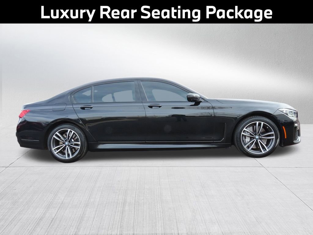Used 2022 BMW 750i xDrive w/ Luxury Rear Seating Package image 5