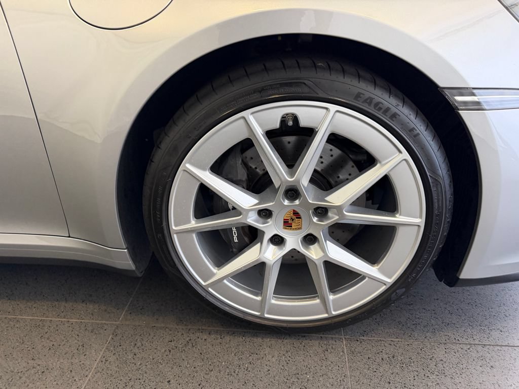 Certified 2025 Porsche 911 Carrera RWD image 13