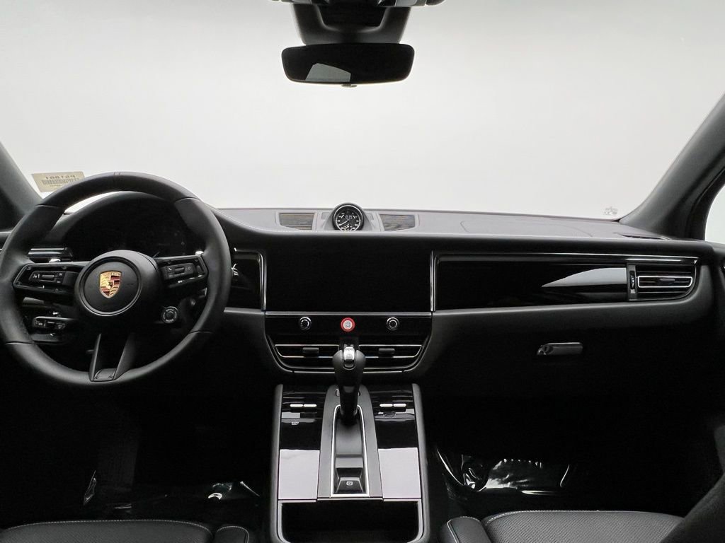 Used 2026 Porsche Macan image 6