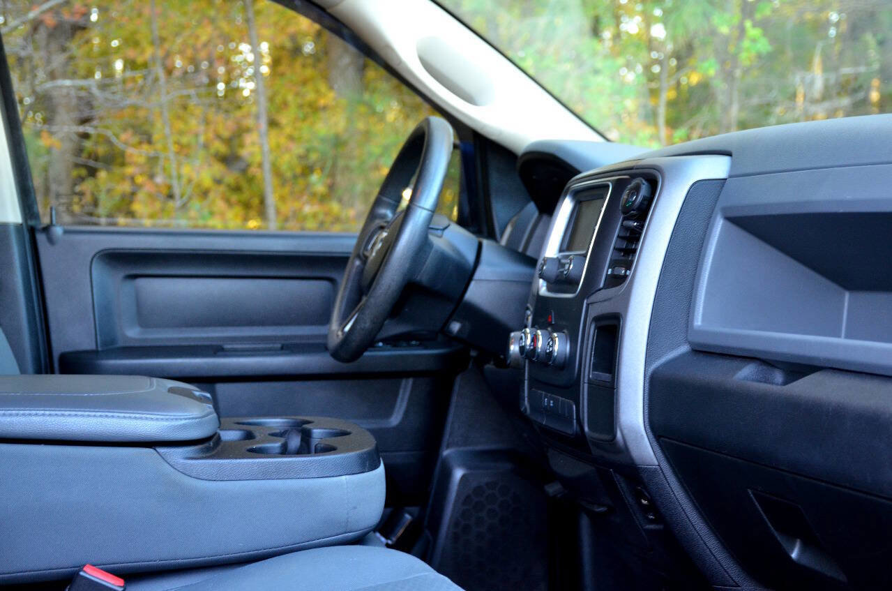 Used 2015 RAM 1500 Express w/ Black Ram 1500 Express Group image 15