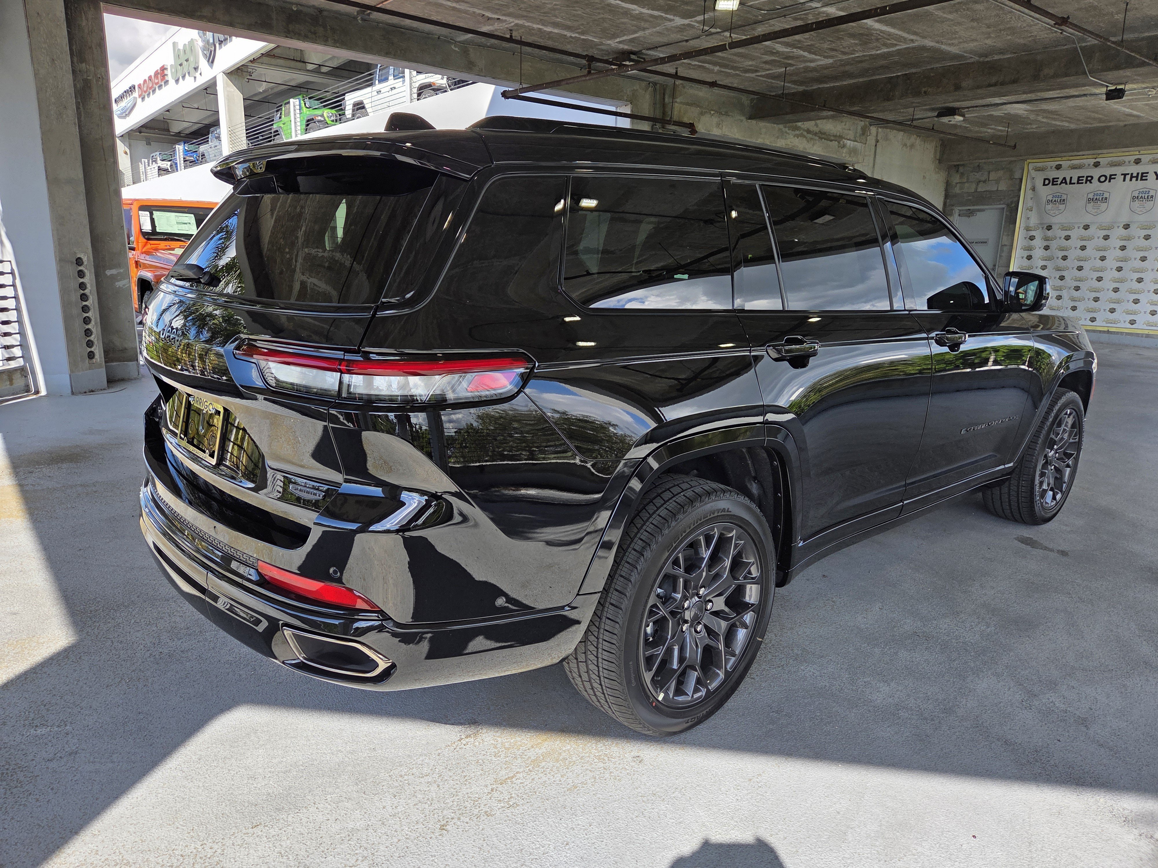 New 2025 Jeep Grand Cherokee L Summit AWD/4WD image 5