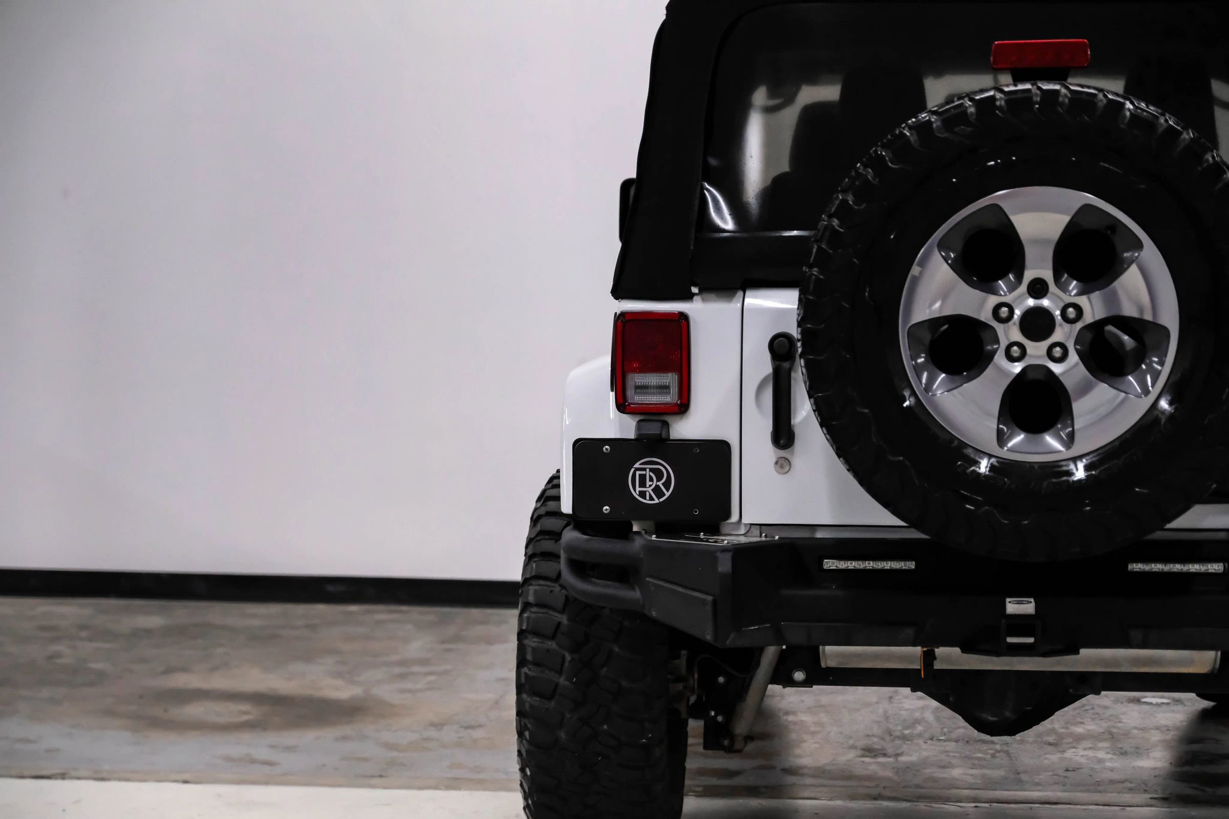 Used 2018 Jeep Wrangler Sahara w/ Connectivity Group AWD/4WD image 40