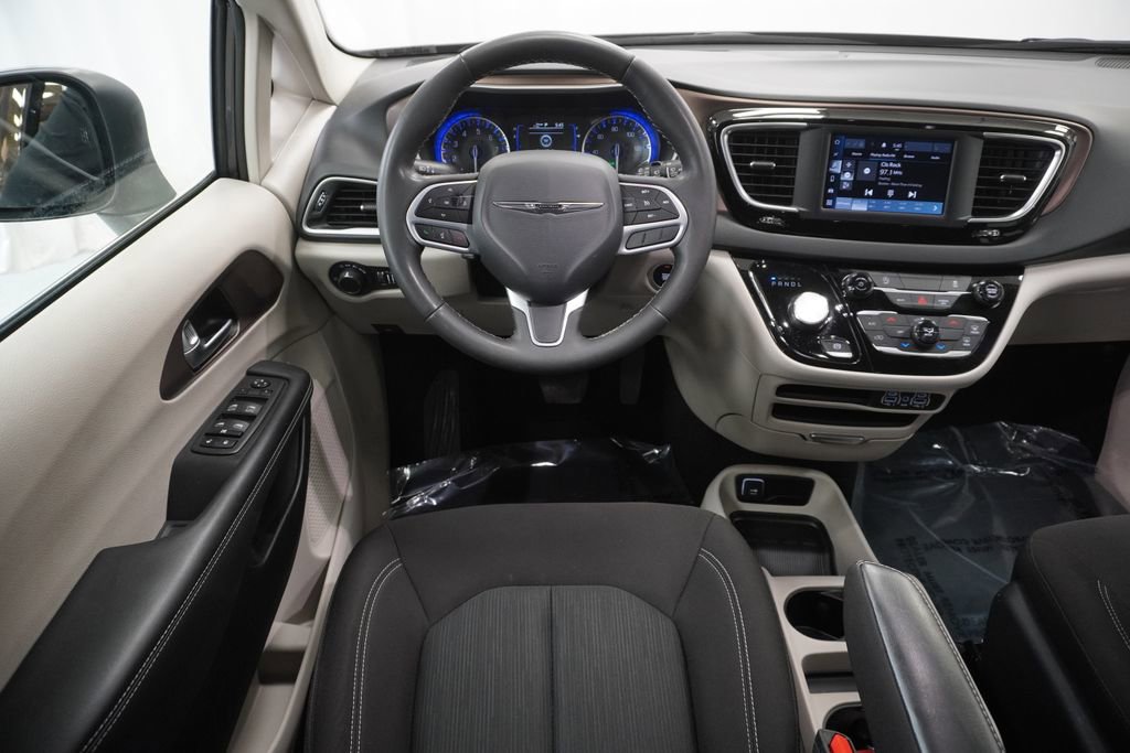 Certified 2023 Chrysler Voyager LX FWD image 22