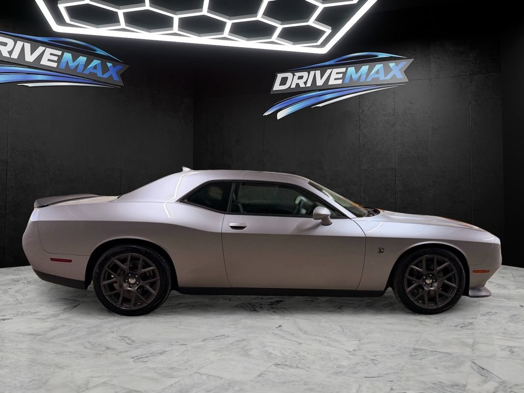 Used 2016 Dodge Challenger R/T Scat Pack RWD image 4