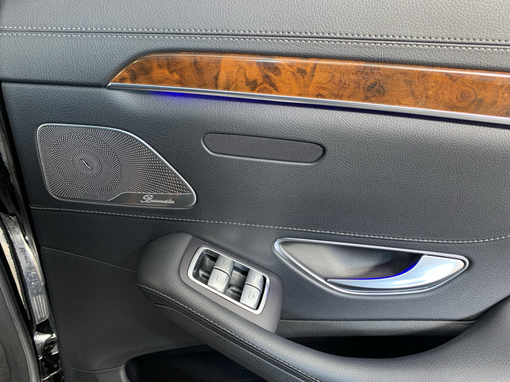 Used 2015 Mercedes-Benz S 550 Sedan image 35