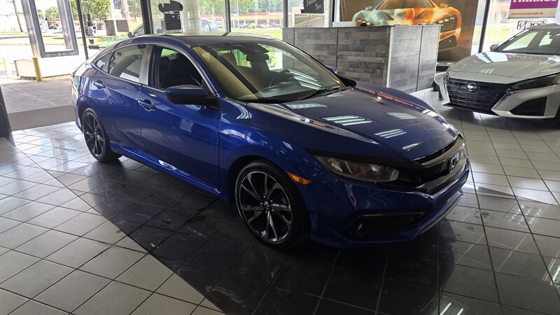 Used 2019 Honda Civic Sport image 4